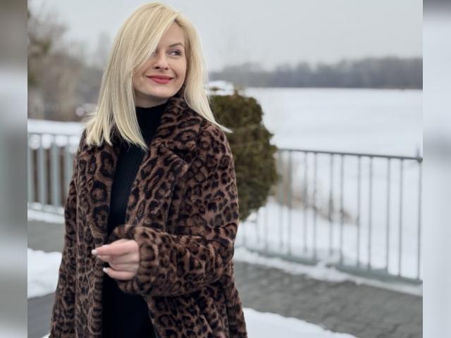 Visit AliceeGracee profile
