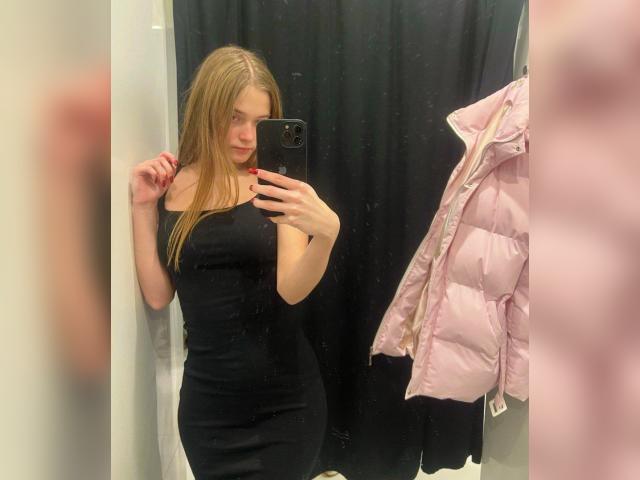 Visit HappyEmily444 profile