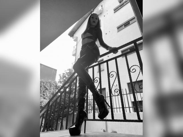 Visit LeaAmdis profile