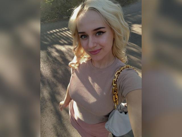 Visit Li5la profile