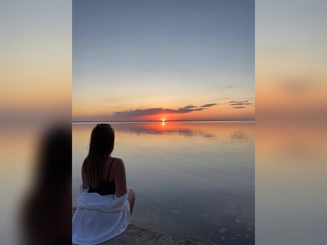 Visit MoonForYouu profile