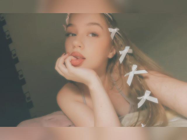 Visit AriaLyn profile