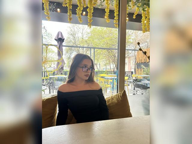 Visit AriaLyn profile