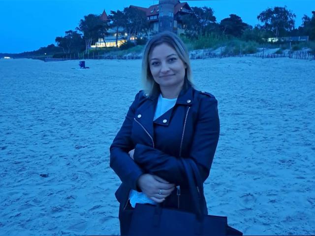 Visit angelaSamt profile