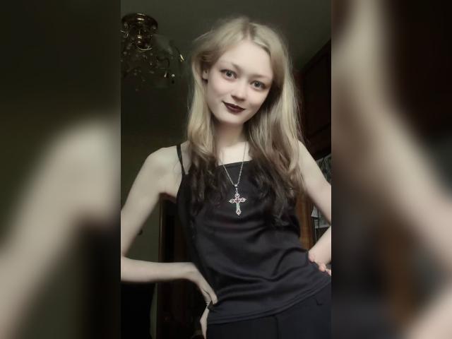 Visit SkySorceress profile