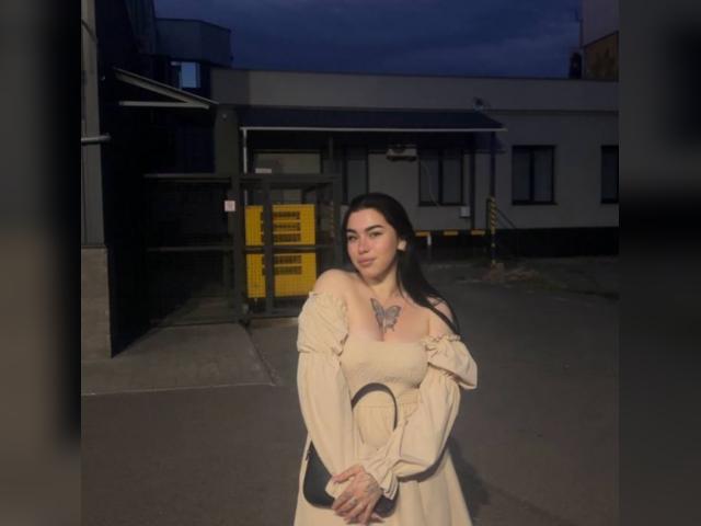 Visit Evelise profile