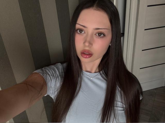 Visit venustakemycash profile