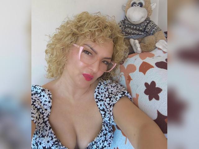 Visit AlexaCristal profile