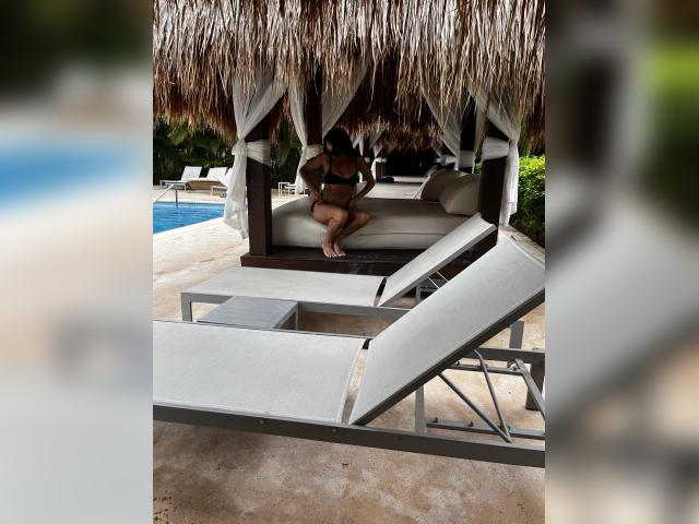 Visit LaceAndChampagn profile