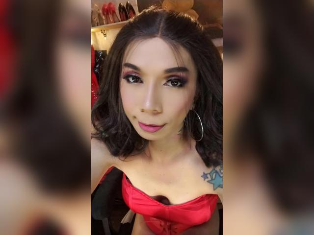 Visit celinafox profile