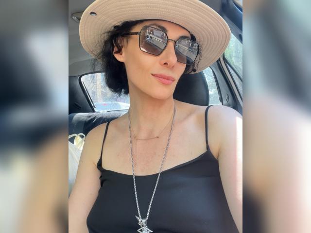 Visit AlyaHarper profile