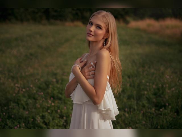 Visit ChloeLin profile