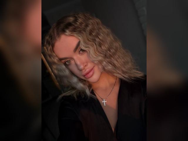 Visit HotMolly profile