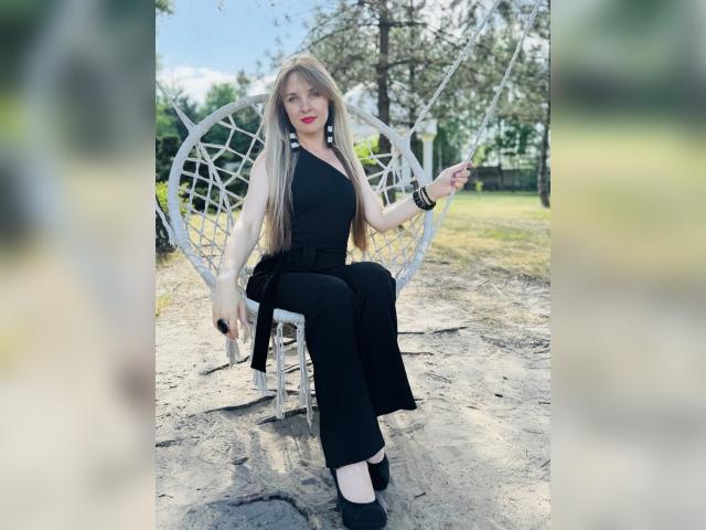 Visit Elena357357 profile