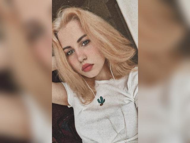 Visit xSweetAlinax profile