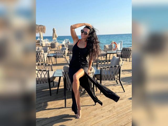 Visit GlitchyGirl profile