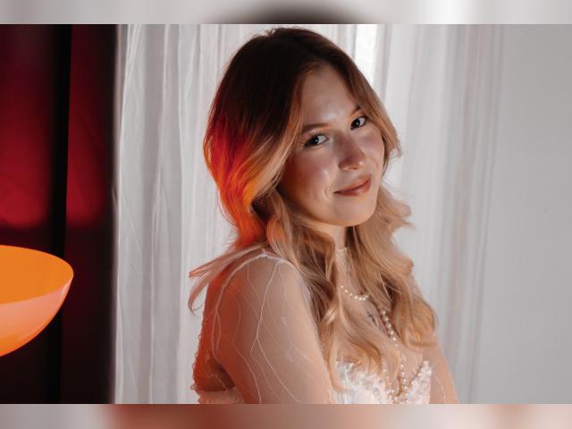 Visit LanaRoselle profile