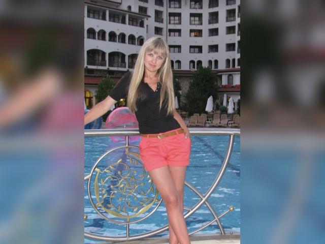 Visit Elena357357 profile