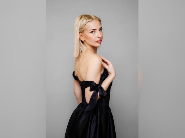 Visit Rinae profile