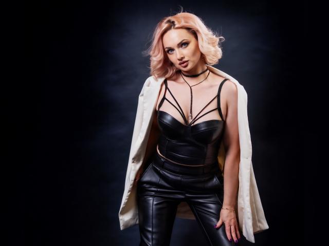Visit EllianaReese profile