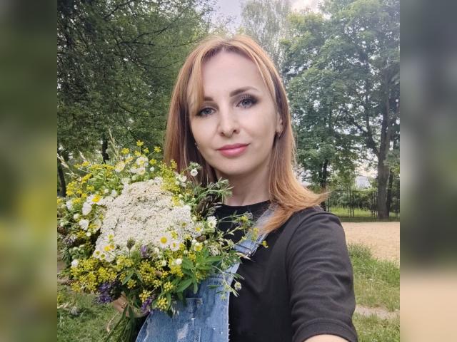Visit JuliaBlonde profile