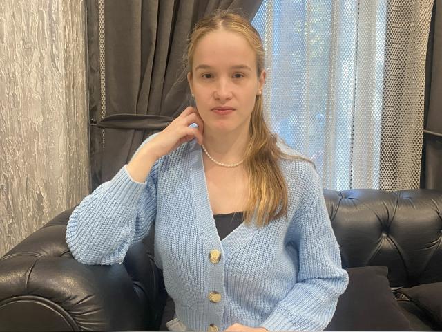 Visit CarmenB33 profile