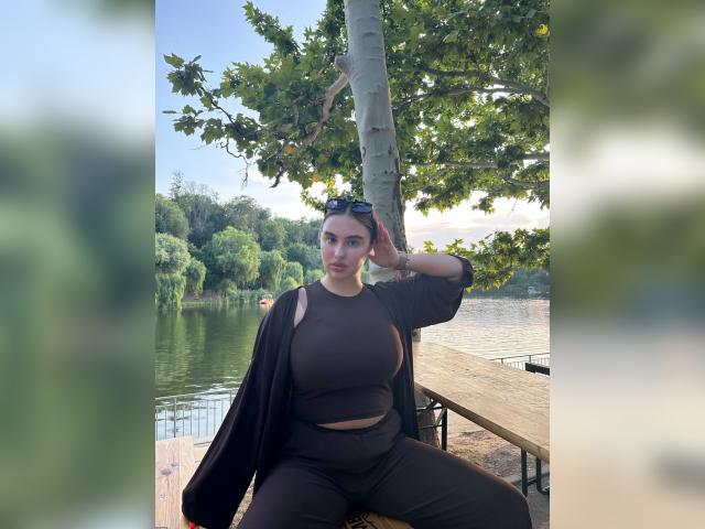 Visit LunaMia profile