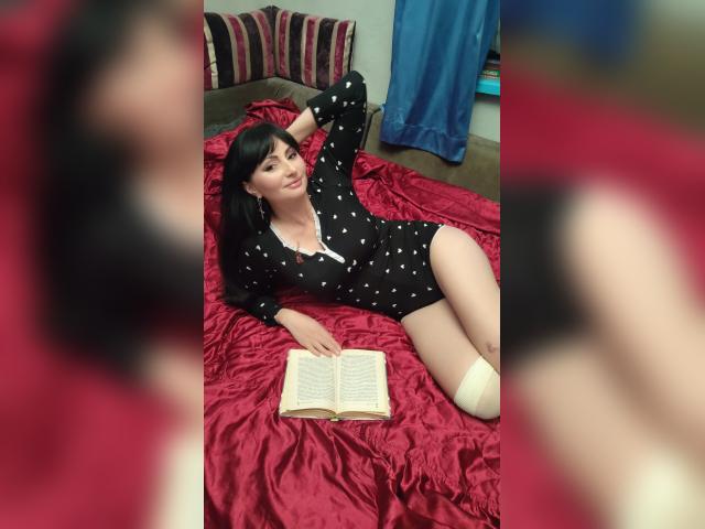 Visit Izida profile