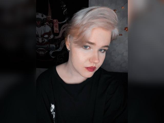 Visit roxieluna profile