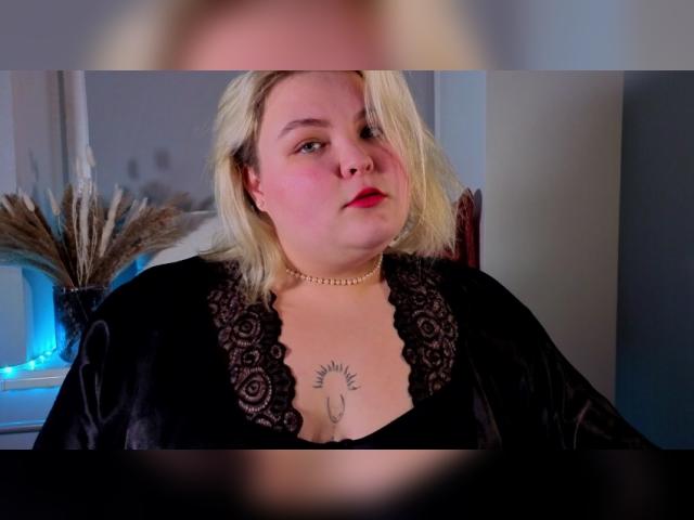 Visit EllaBigBabe profile