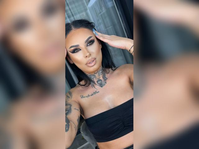 Visit CuckoldressAsh profile