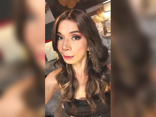 Visit celinafox profile