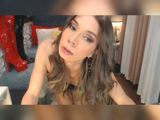 Visit celinafox profile