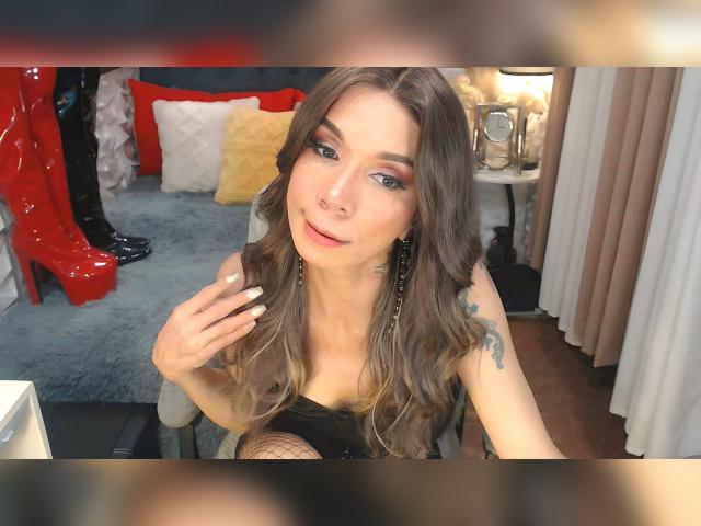 Visit celinafox profile