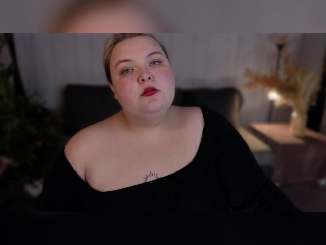 Visit EllaBigBabe profile