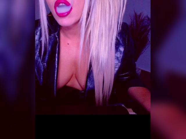 Visit MissDesire profile