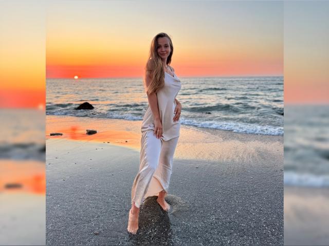 Visit VelvetRiddle profile