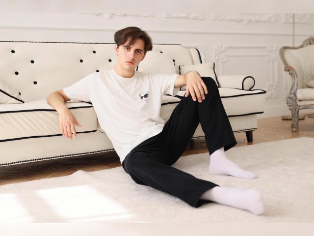 Visit JeffreyC21 profile