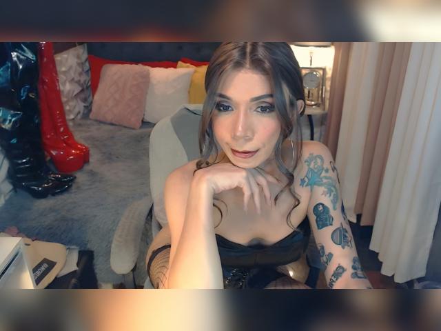 Visit celinafox profile