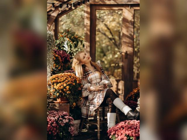 Visit ladyred1919 profile