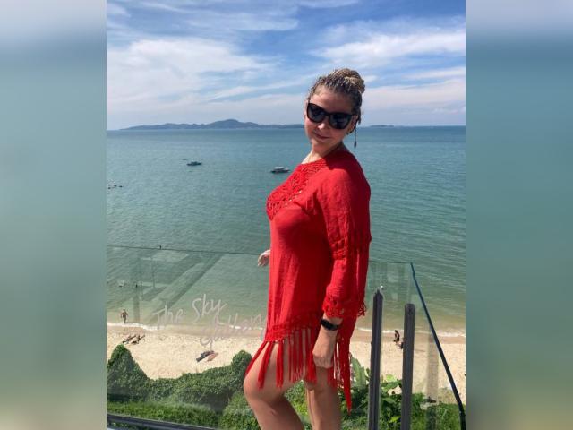 Visit 00Evelyn profile