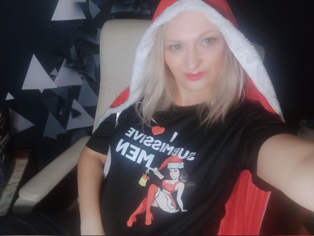 Visit MonicaMiss profile