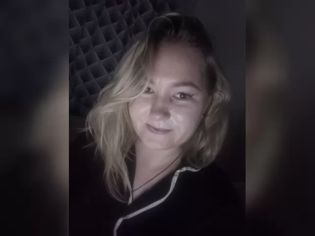 View iwantseeurdick1 profile in Girls - A Little Shy category