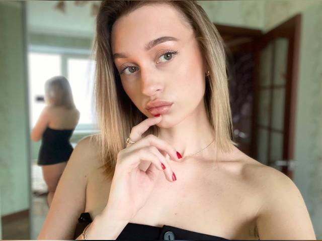 Visit HotttAngelll profile