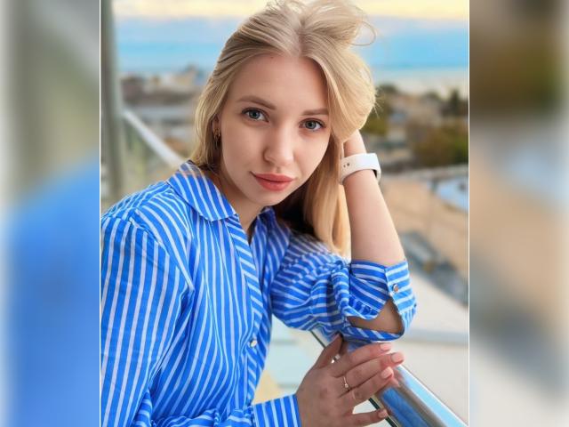 Visit KaelaMirren profile