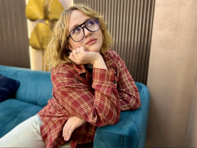 Visit SerenaV34 profile