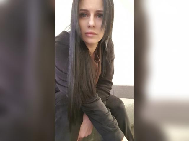 Visit RavellaNoir profile