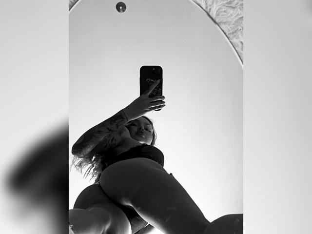 Visit Elinkawithlove profile