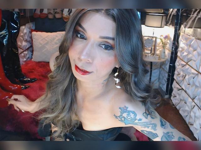 Visit celinafox profile