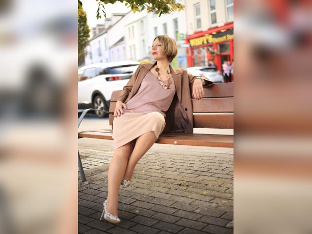 Visit Dinara profile